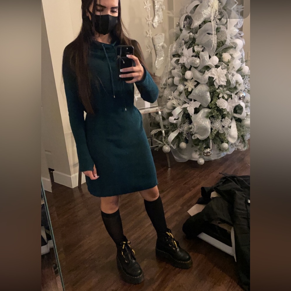 Midi knit sweater dress with hoodie and thumb holes long sleeve size medium